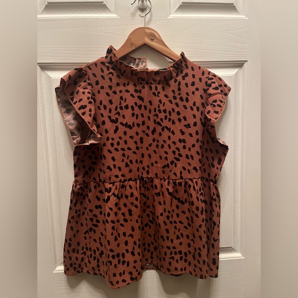PRE-OWNED WOMEN'S FRILL NECK CHEETAH PRINT BLOUSE- SMALL (4) - Picture 1 of 5